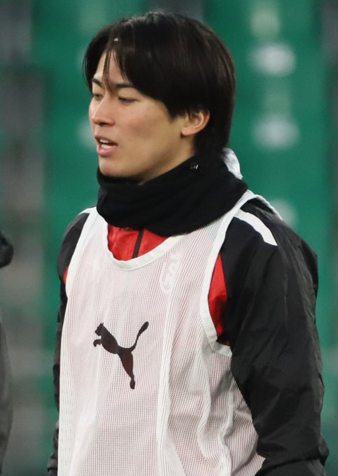 Keito Nakamura à l'échauffement avec le Stade de Reims